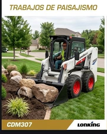 Mini cargadora nivelando terreno de obra